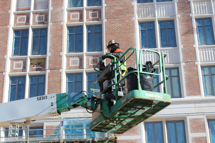 U-M Munger Hall Glazier